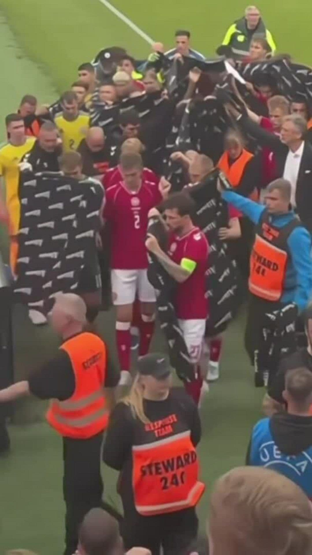 Mrazivé déjà vu! Dán Eriksen opět zkolaboval na hřišti