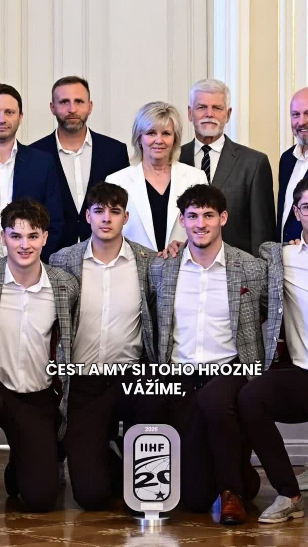 Prezident Pavel přijal mladé hokejisty a hokejistky